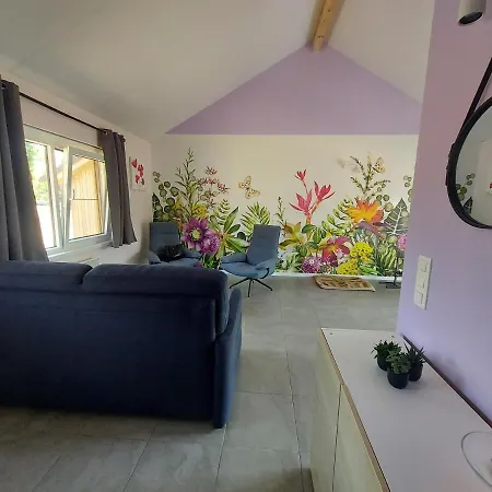 Au Des Bergeronnettes. * Somme-Leuze